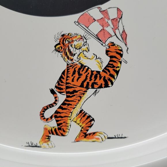 Vintage 60s Exxon/Esso Oil Tray and 2 Matching Anchor Hocking Milk Glass Mugs - Picture 6 of 16